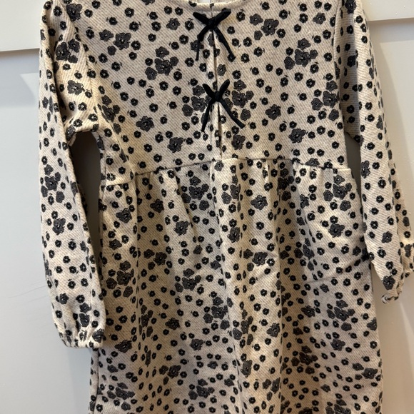 Zara Other - Zara Kids Beige and Black Floral Dress